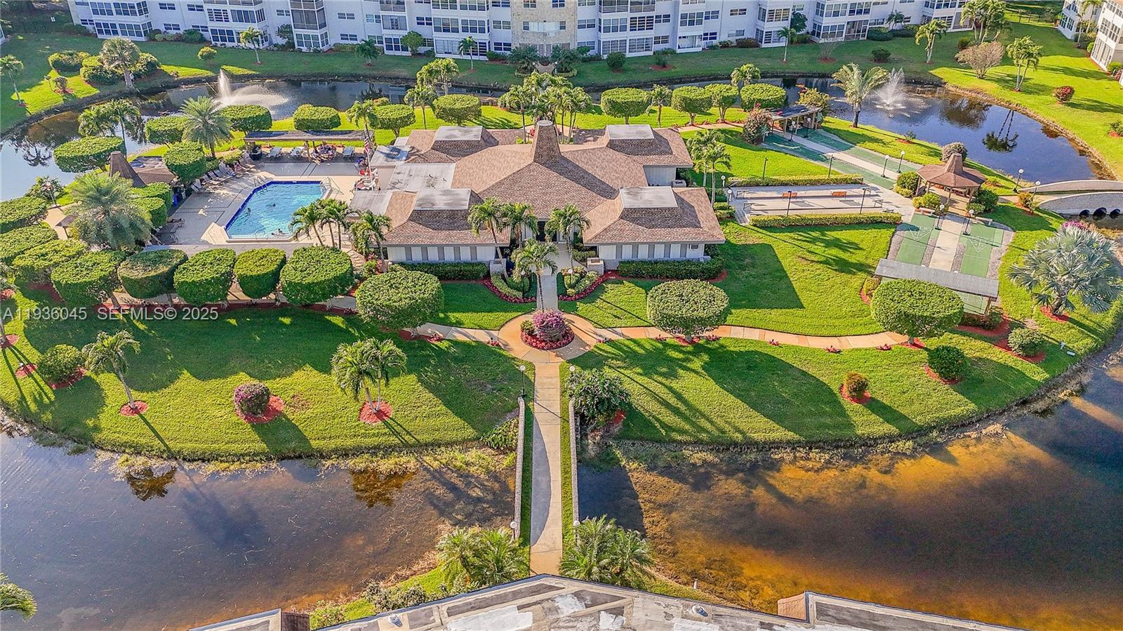 ROSE GARDENS CONDO - Residential