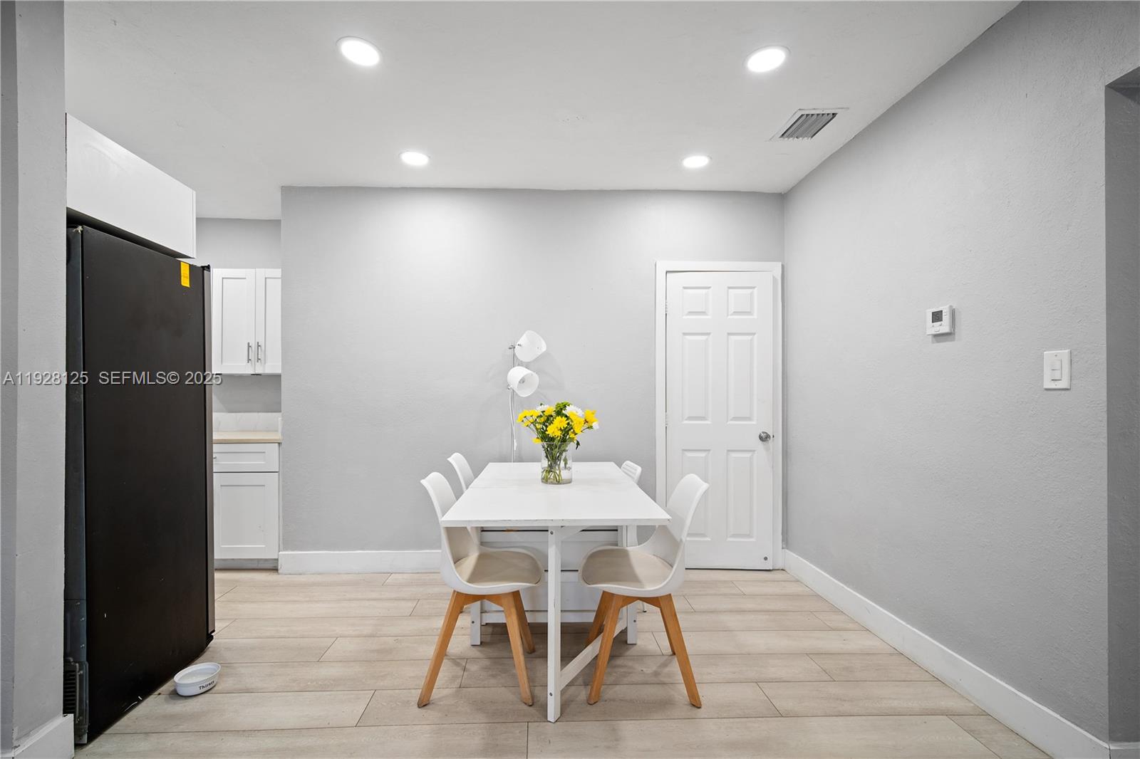 MONTICELLO PK UNIT NO 3 - Residential Lease