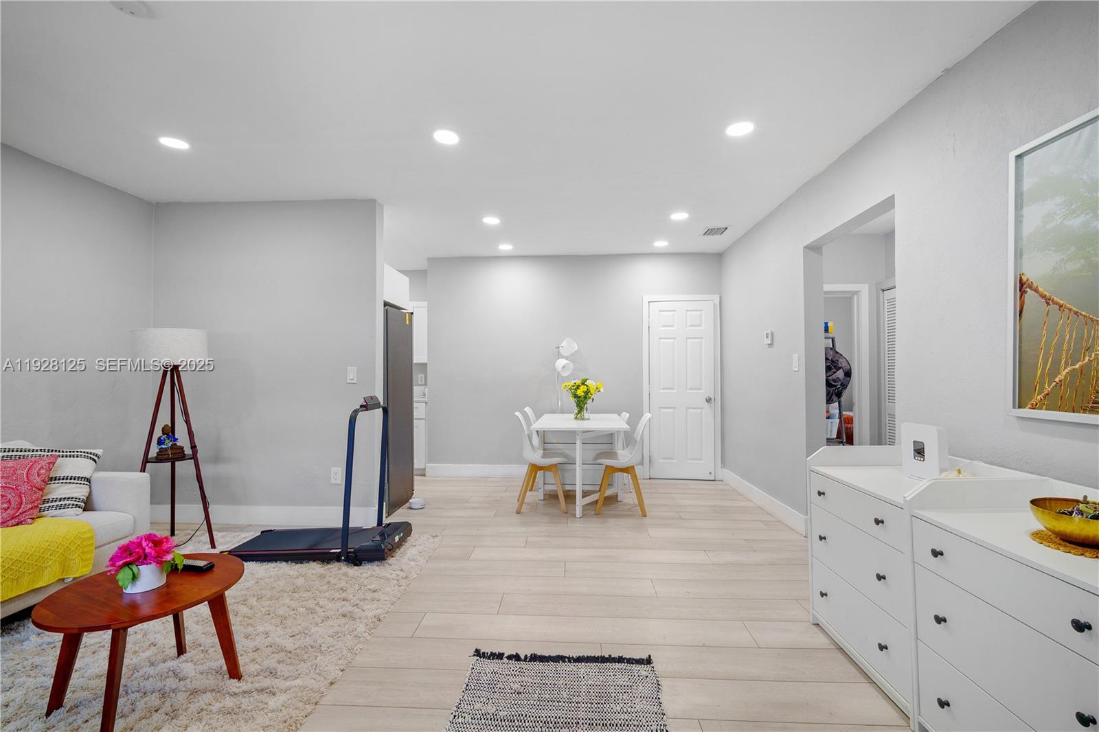 MONTICELLO PK UNIT NO 3 - Residential Lease