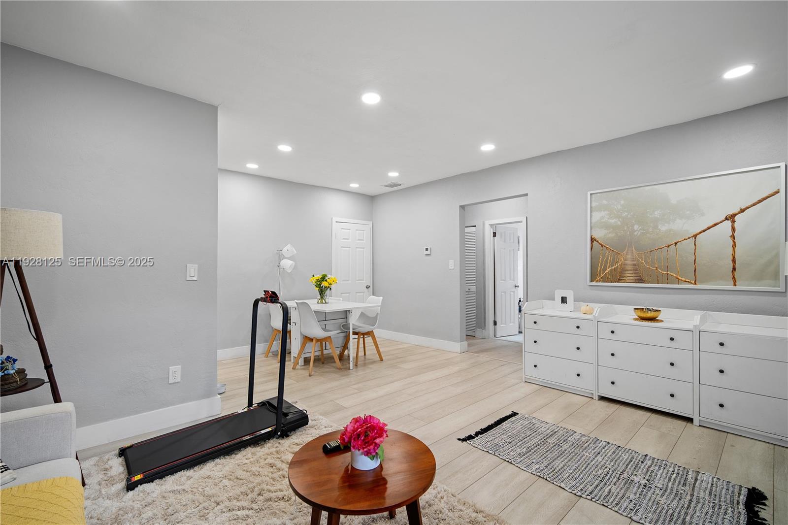 MONTICELLO PK UNIT NO 3 - Residential Lease