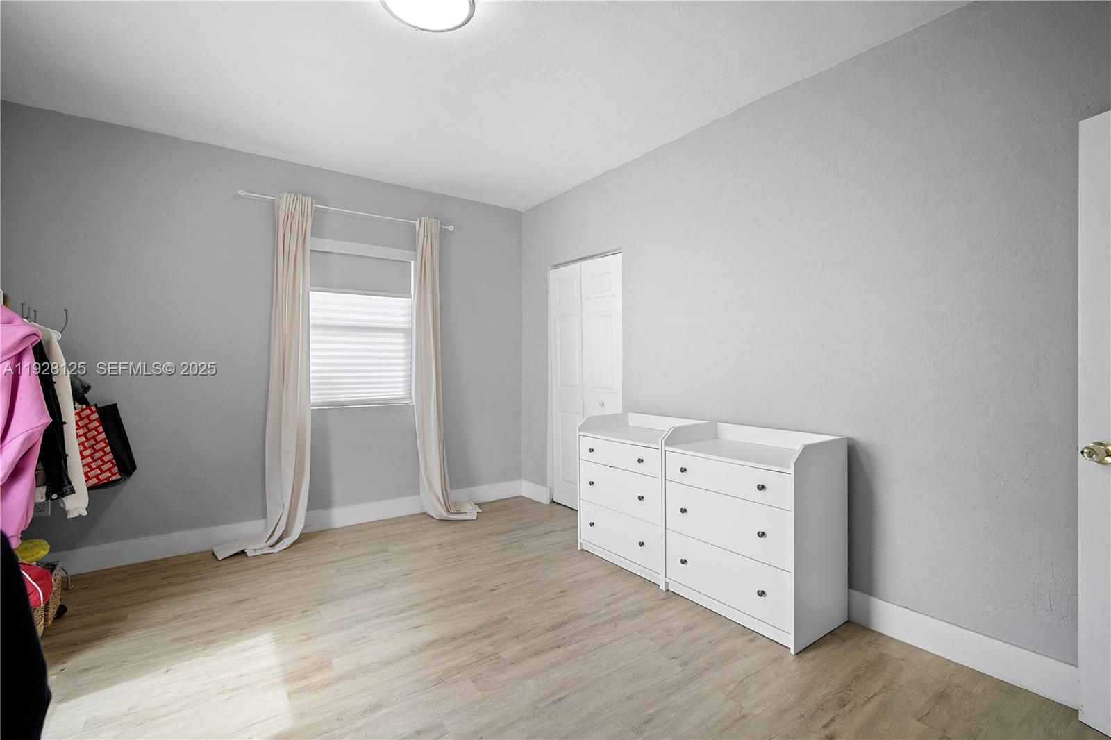 MONTICELLO PK UNIT NO 3 - Residential Lease