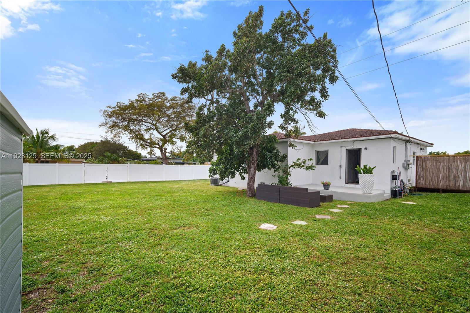 MONTICELLO PK UNIT NO 3 - Residential Lease