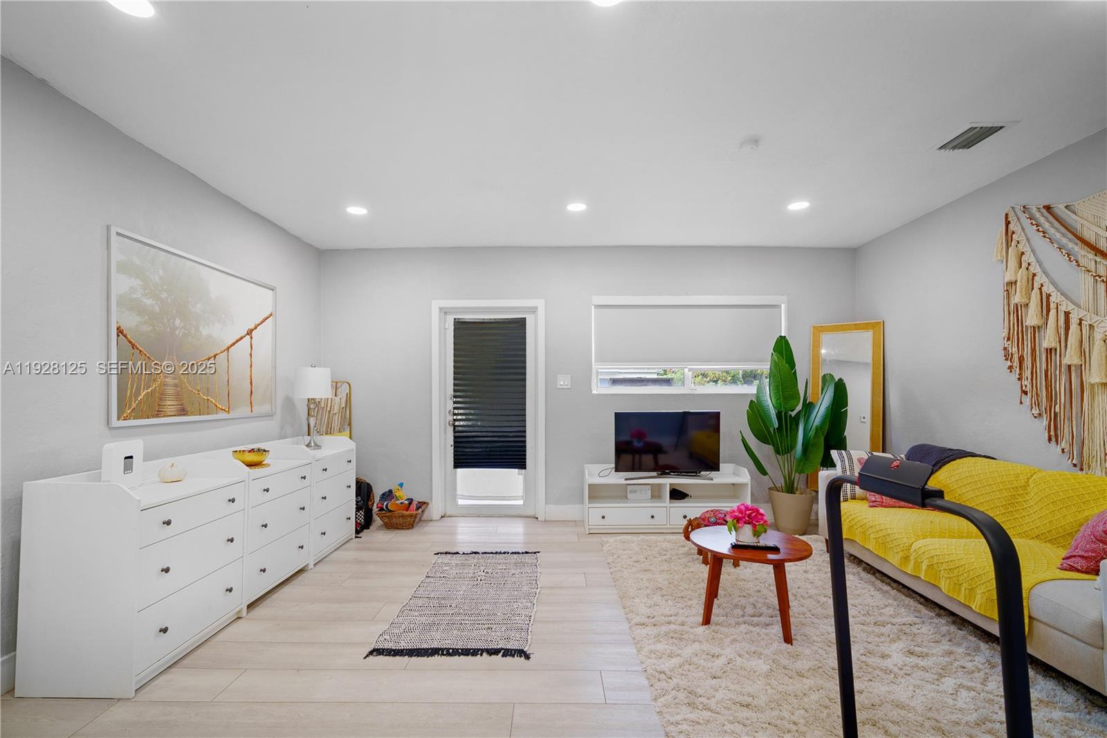 MONTICELLO PK UNIT NO 3 - Residential Lease