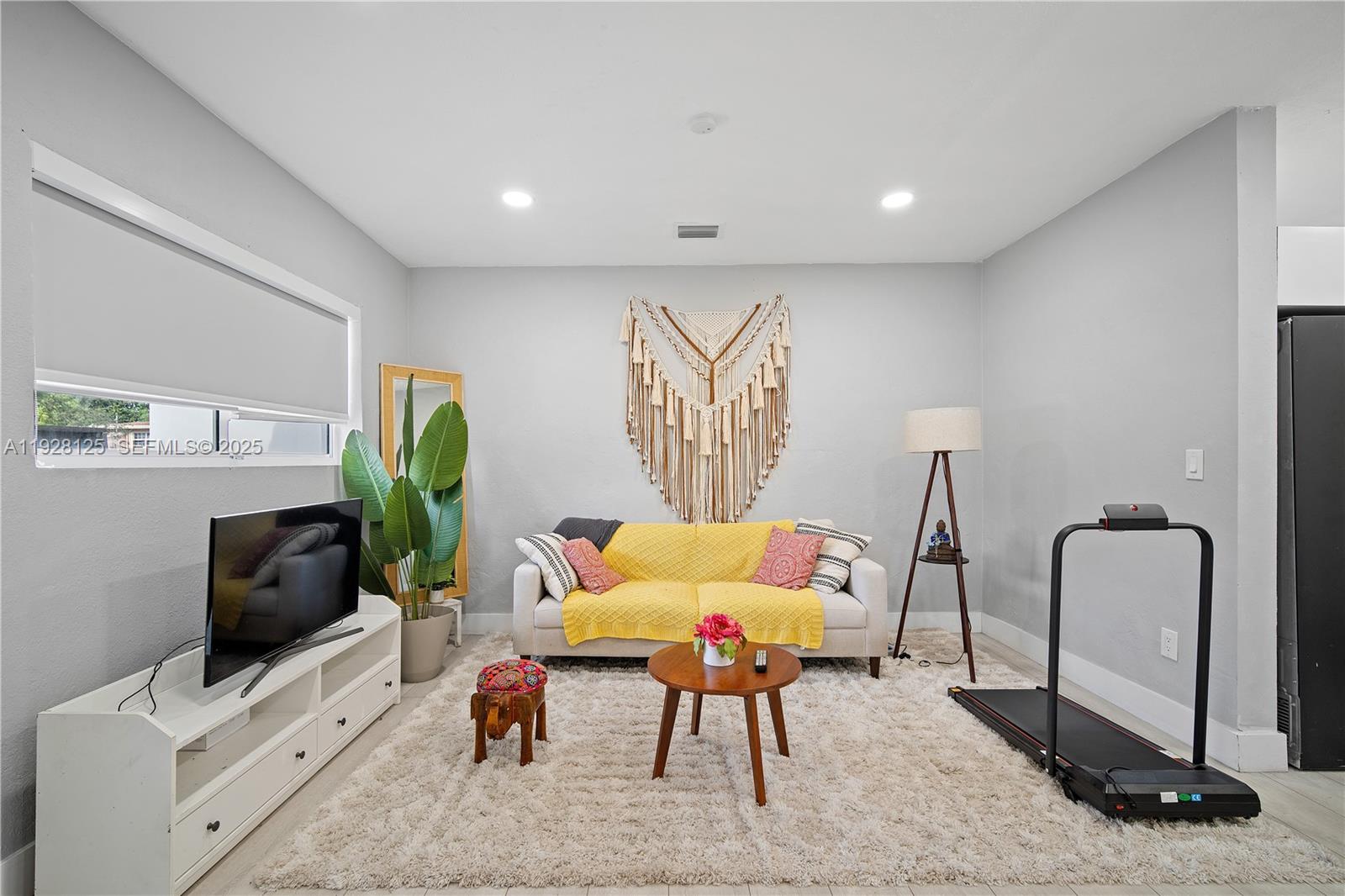 MONTICELLO PK UNIT NO 3 - Residential Lease