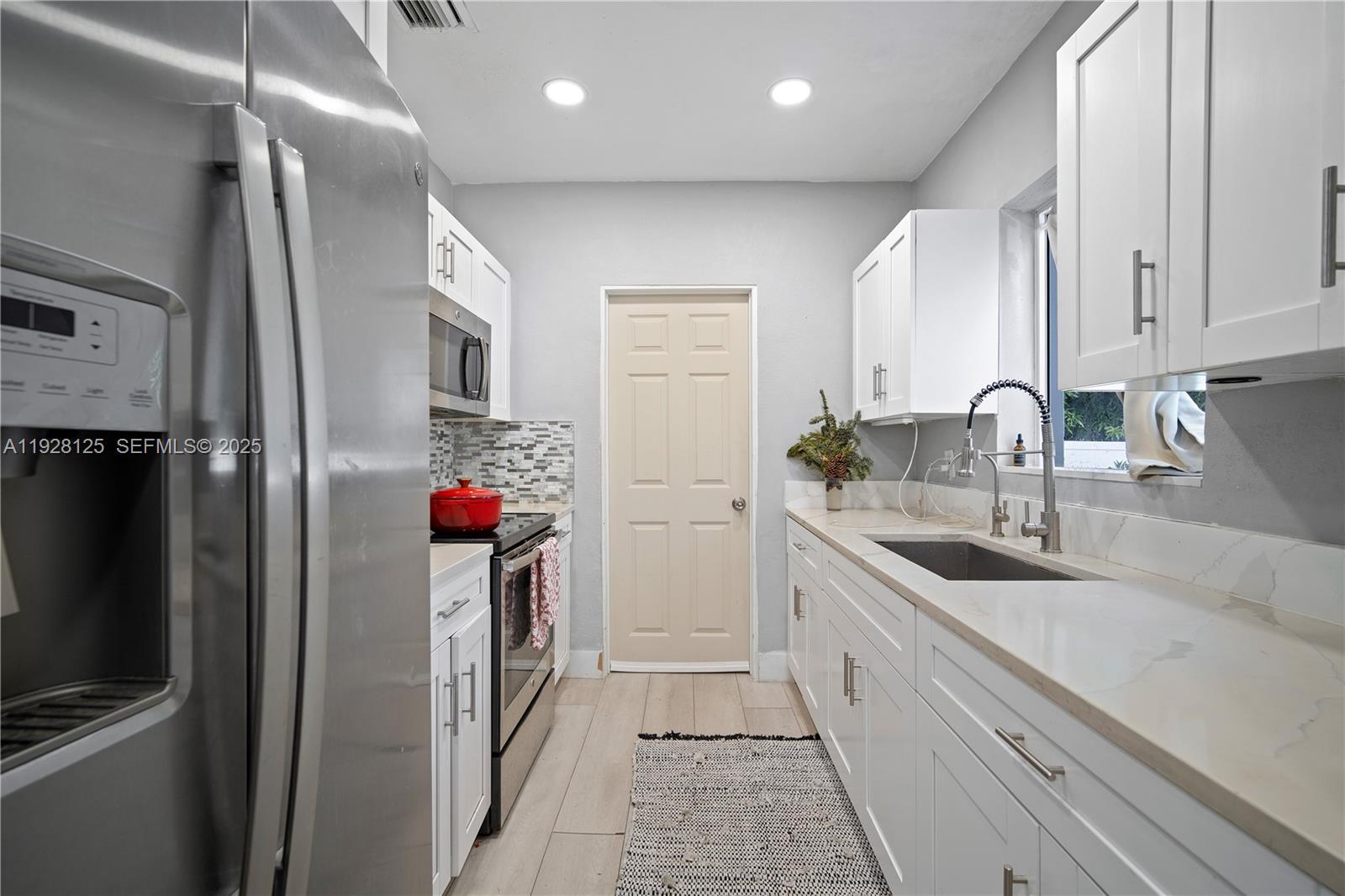 MONTICELLO PK UNIT NO 3 - Residential Lease