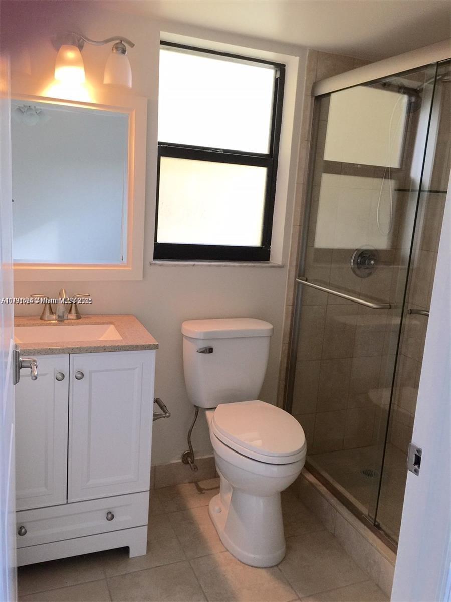 BAY HOUSE TOWER CONDO - Residential