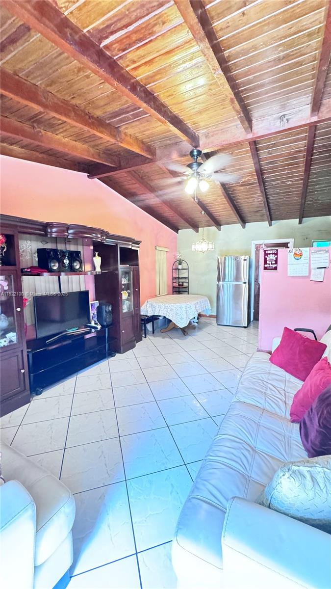 ANDERSON HEIGHTS - Residential