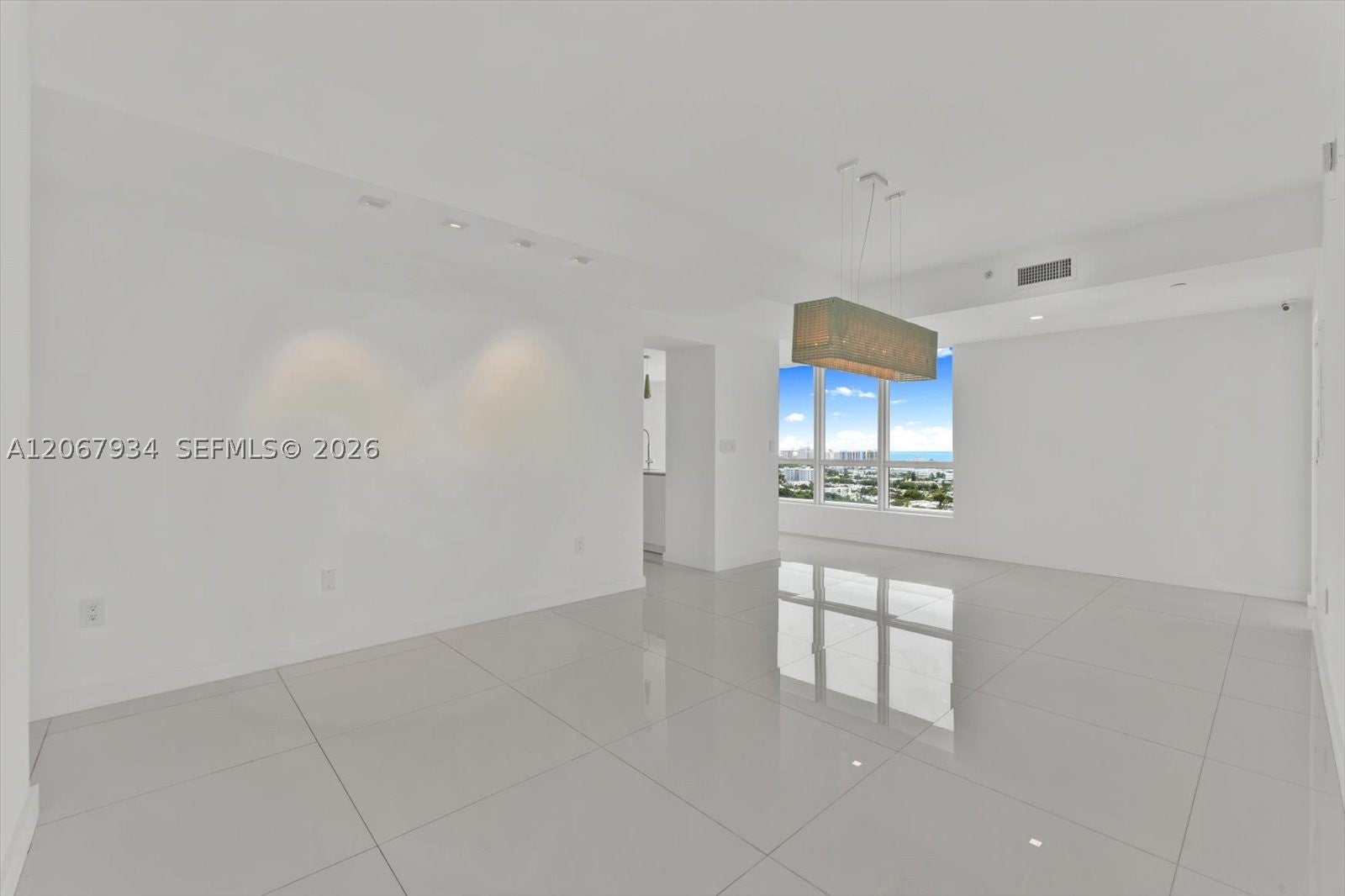 520 West Ave 2101