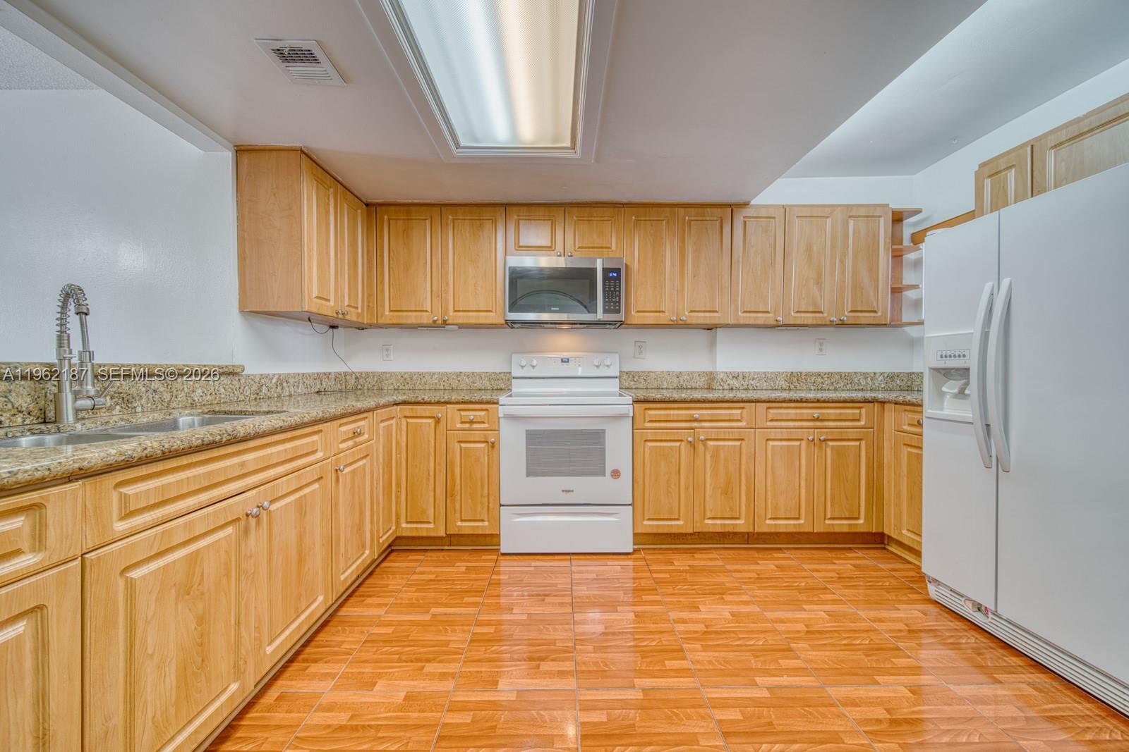 EL CAMINO REAL NORTH COND - Residential