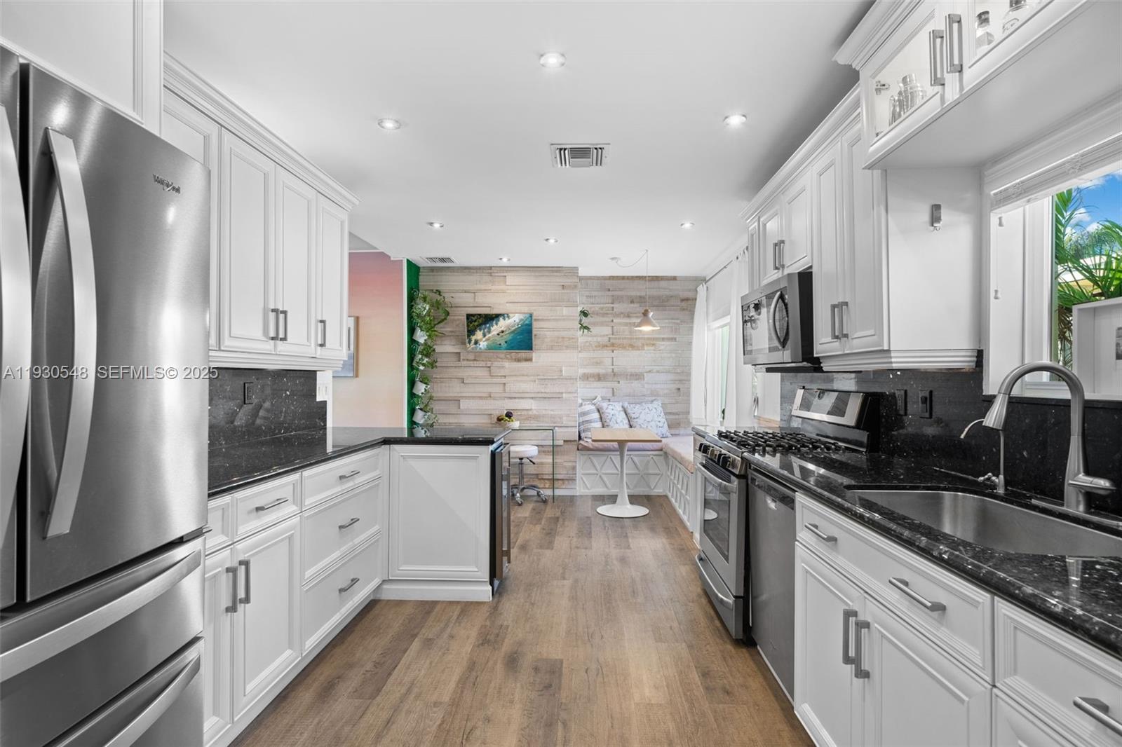 BISCAYNE POINT - Residential