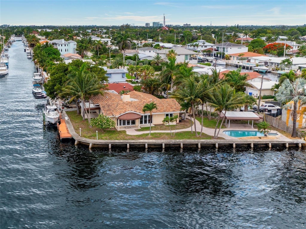 Photo of 2786 SE 14th St, Pompano Beach, FL 33062 (MLS # A11678815)
