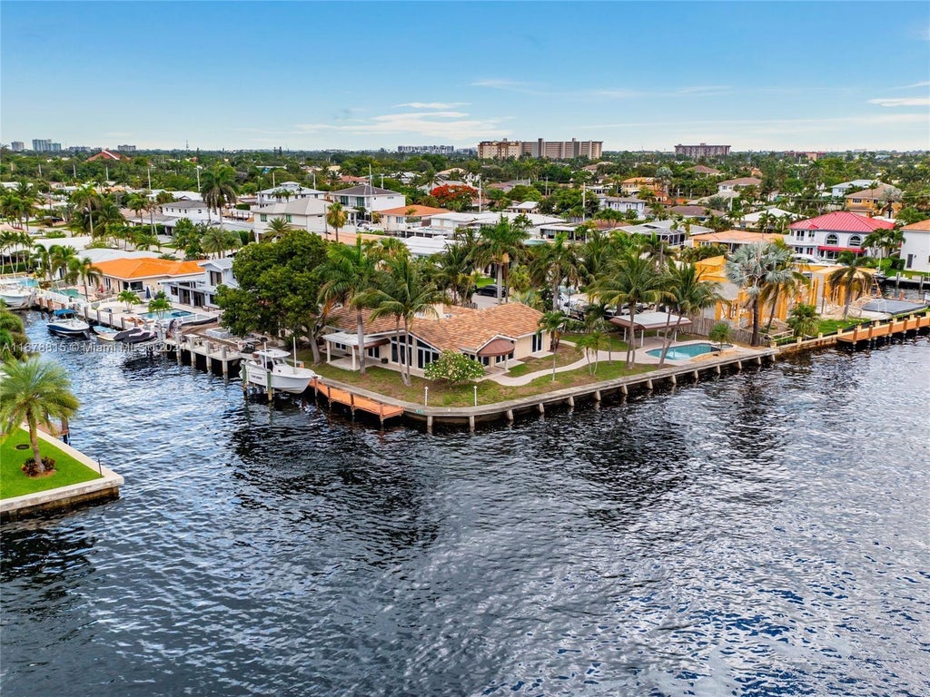 Photo of 2786 SE 14th St, Pompano Beach, FL 33062 (MLS # A11678815)