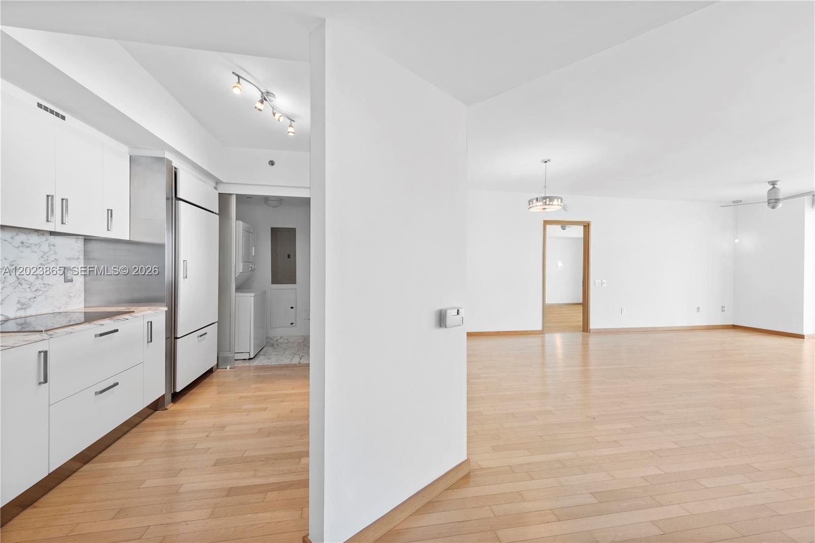 450 Alton Rd 3206