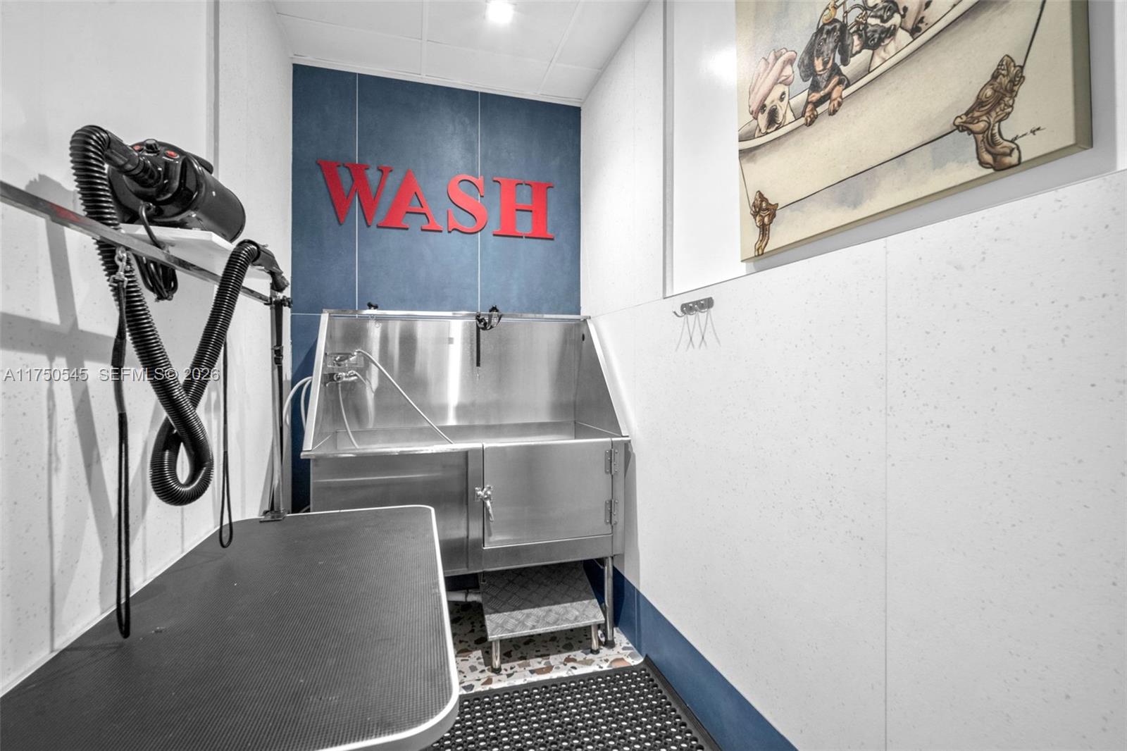 MET 1 CONDO - Residential