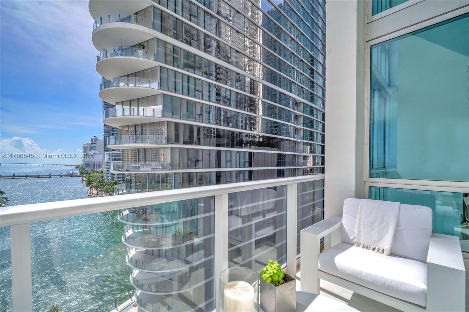 300 S Biscayne Blvd L-1012