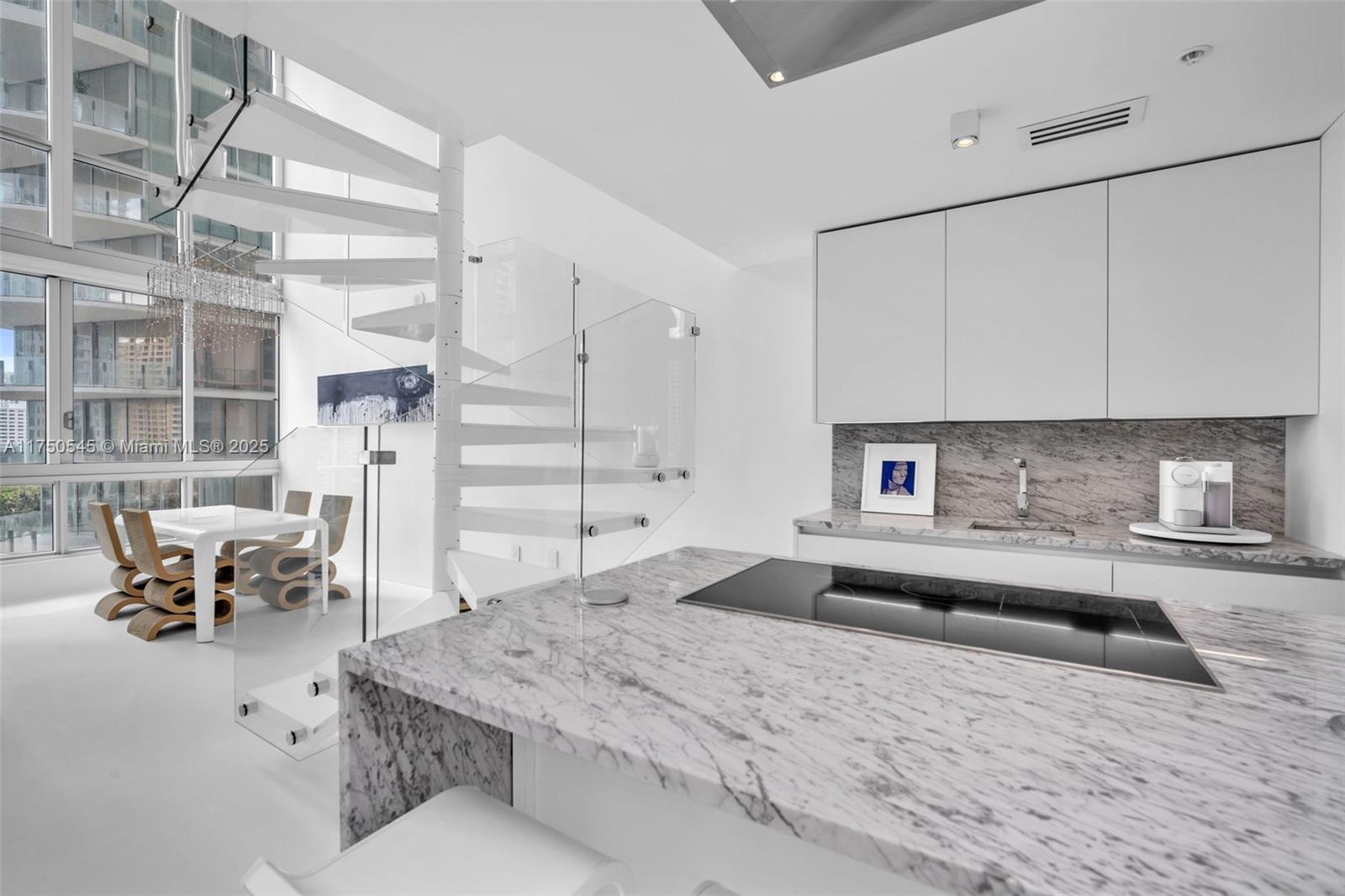 MET 1 CONDO - Residential