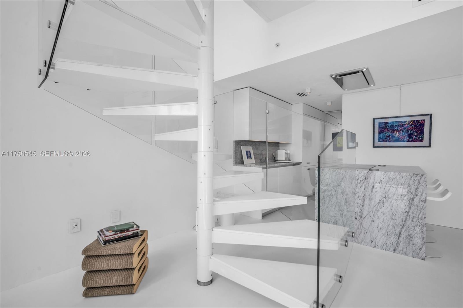 MET 1 CONDO - Residential