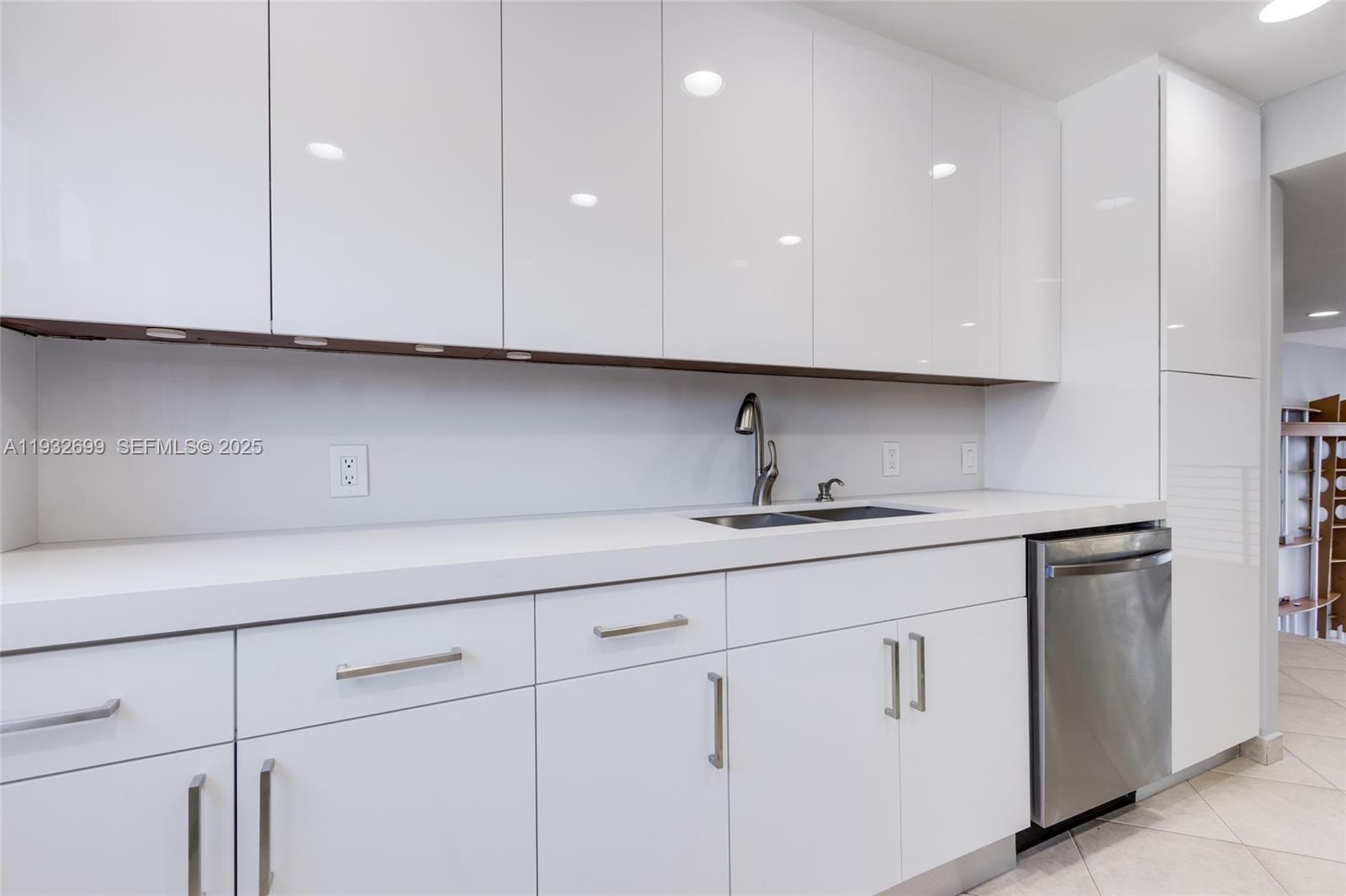 VILLAS ON THE BAY CONDO - Residential Lease