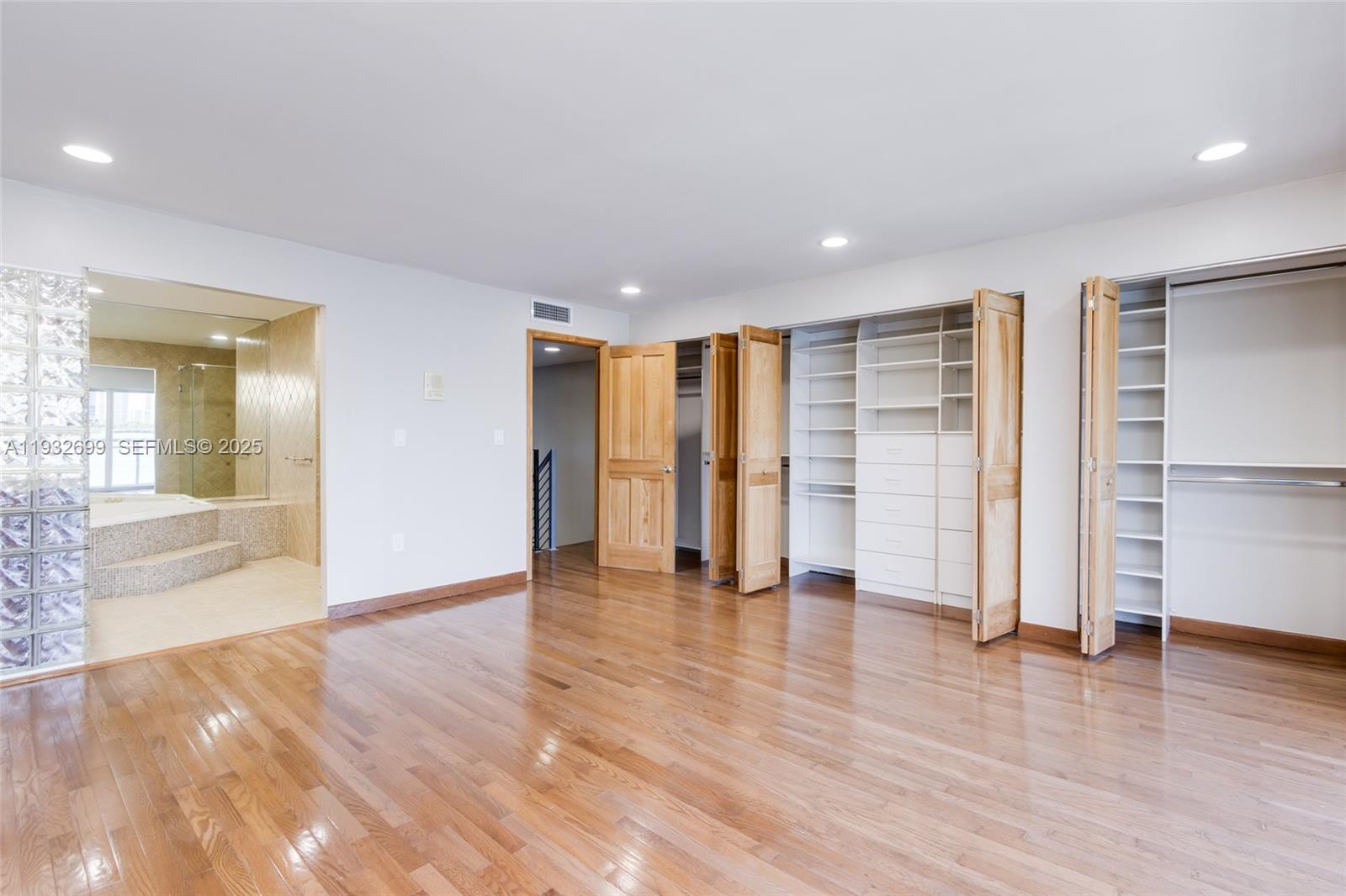 VILLAS ON THE BAY CONDO - Residential Lease