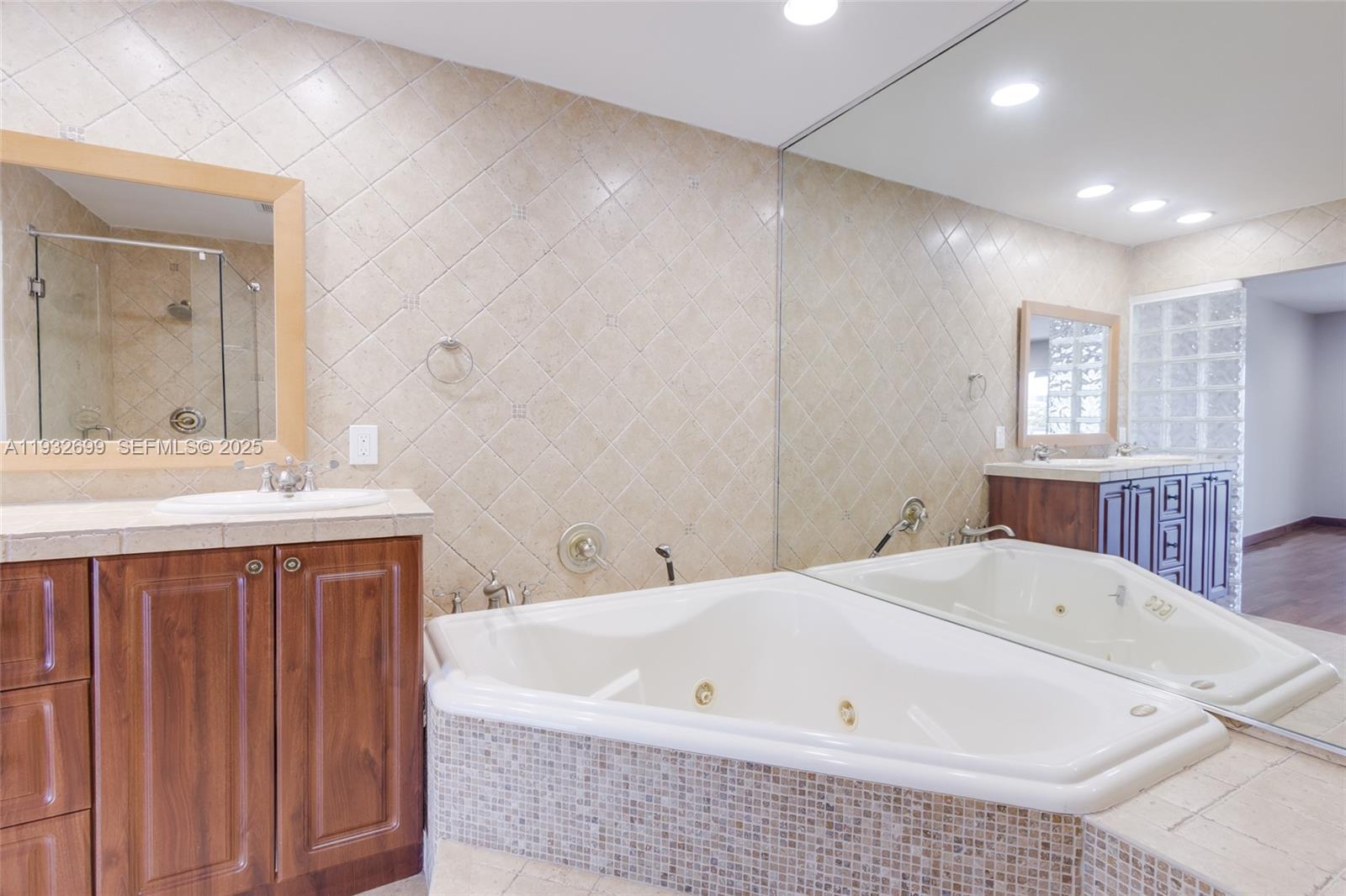 VILLAS ON THE BAY CONDO - Residential Lease