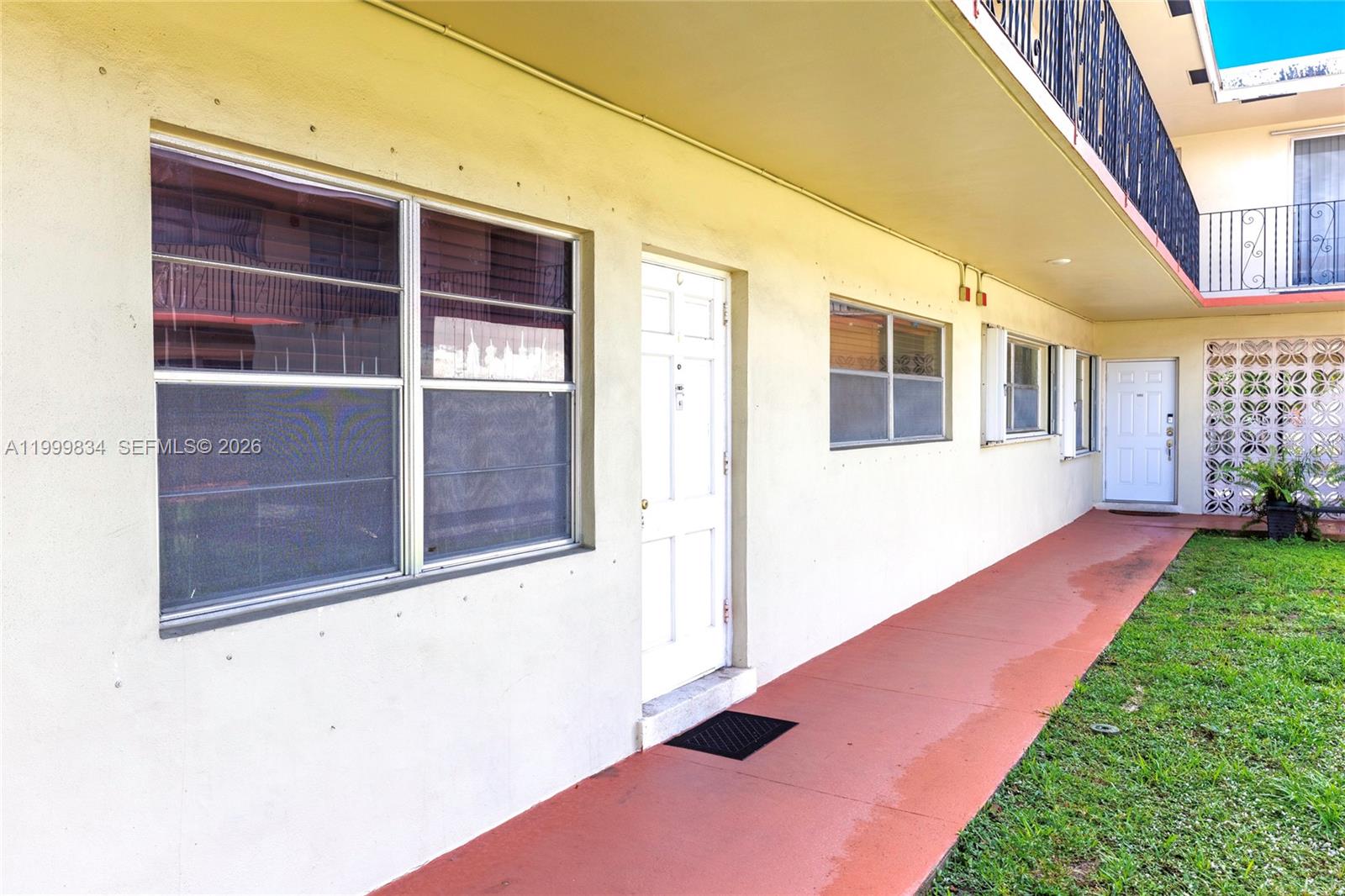 ROYAL TERRACE CONDOMINIUM - Residential