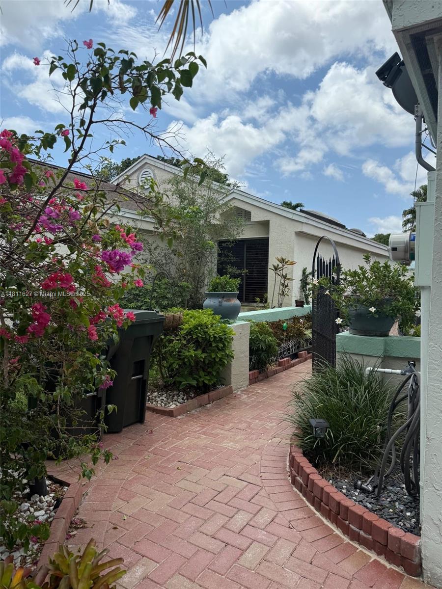 3720 NW 20th St