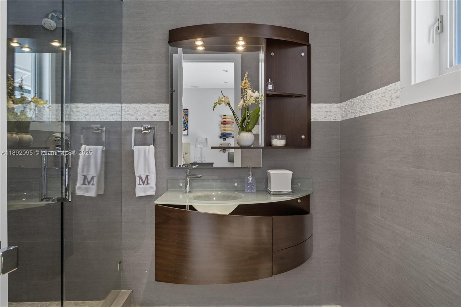 POINSETTIA ESTATES - Residential