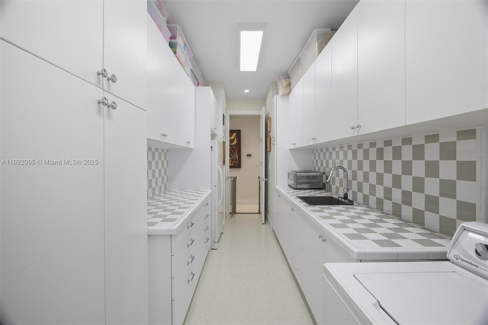 POINSETTIA ESTATES - Residential