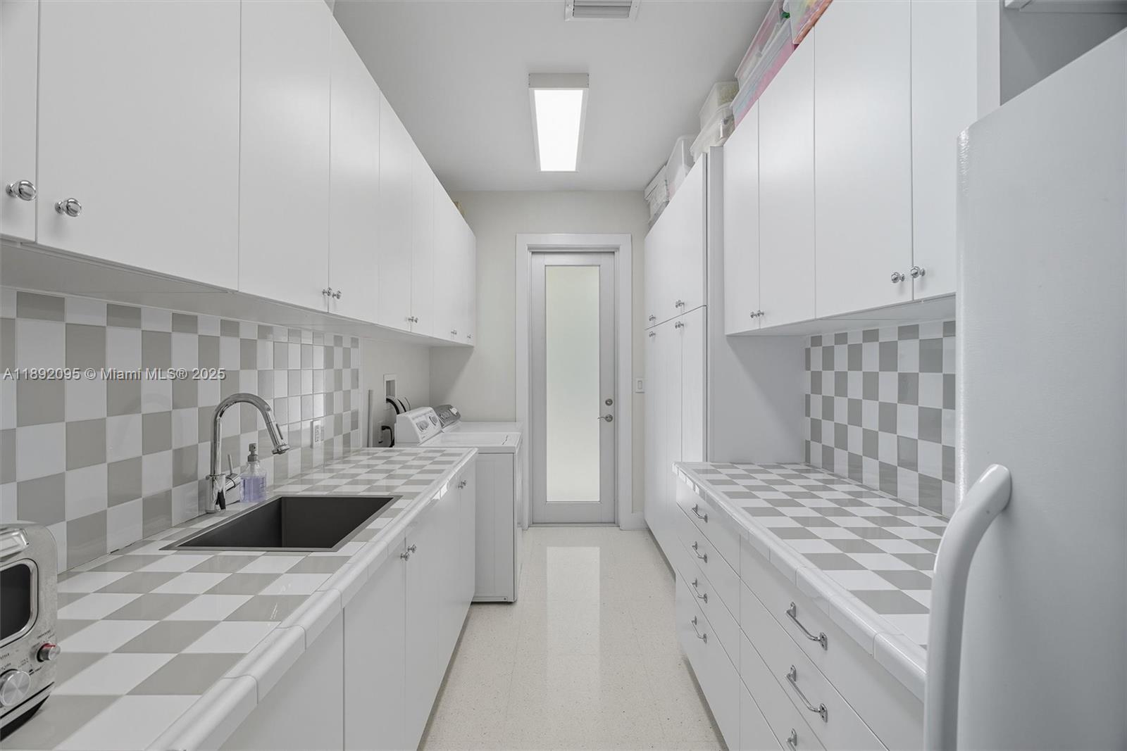 POINSETTIA ESTATES - Residential