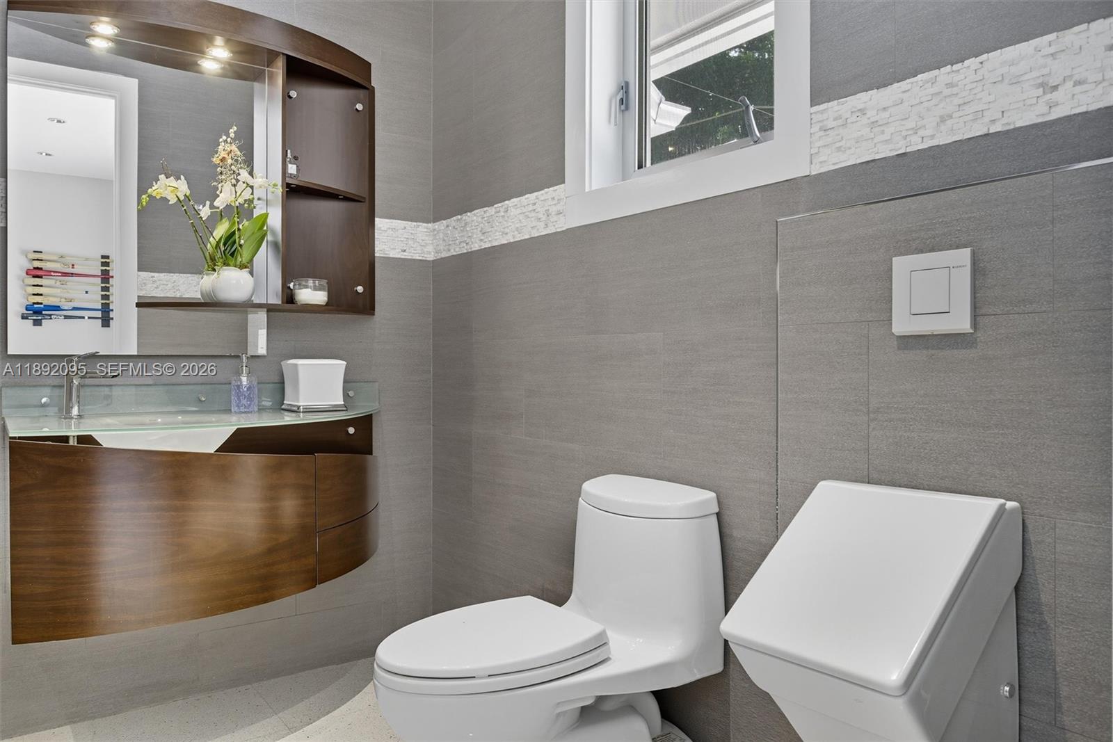 POINSETTIA ESTATES - Residential