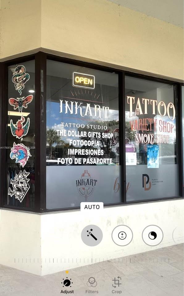 For sale a professional tattoo studio. It's in a great location, in the middle of Fontainebleau. This is amazing opportunity, don't miss the chance to buy an existing, established and money-making shop.
CERTIFICATE OF USE: VARIETY SHOP, TOBACCO LICENSE, TATTOO AND PIERCING....WONT LAST!