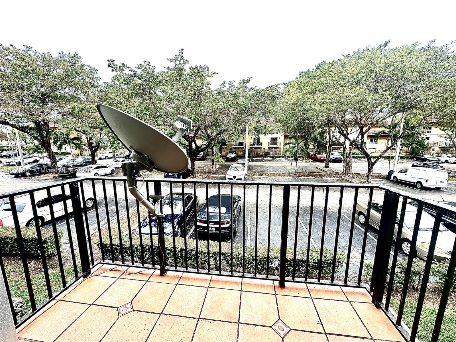 COURTYARDS AT KENDALL CON - Residential