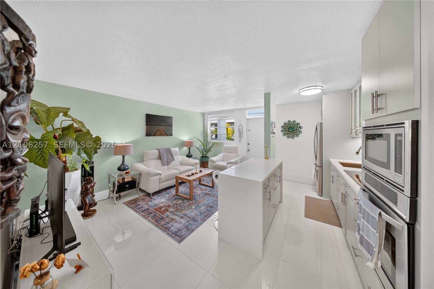 335 Collins 203