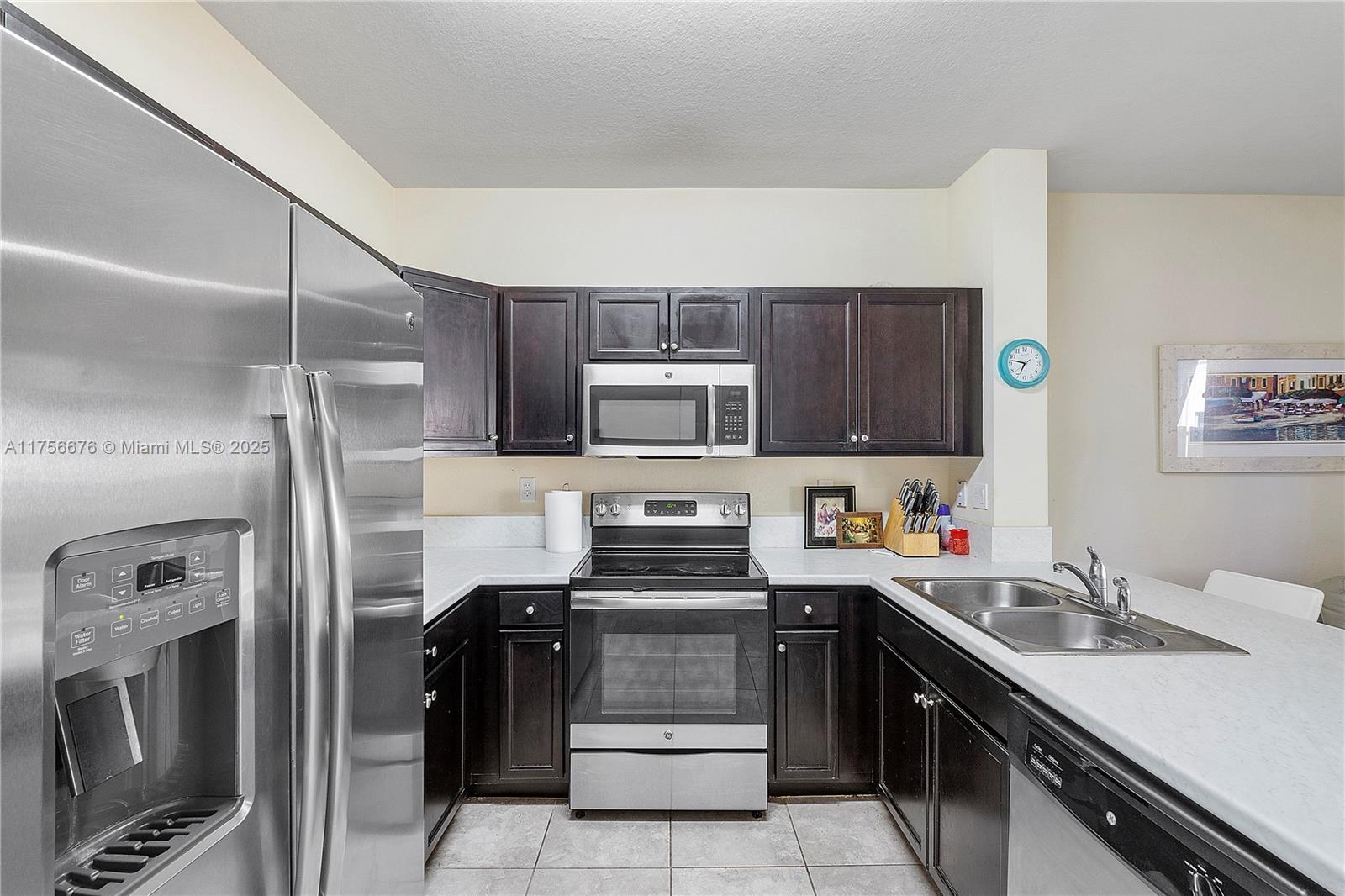 FIJI CONDO NO 1 - Residential