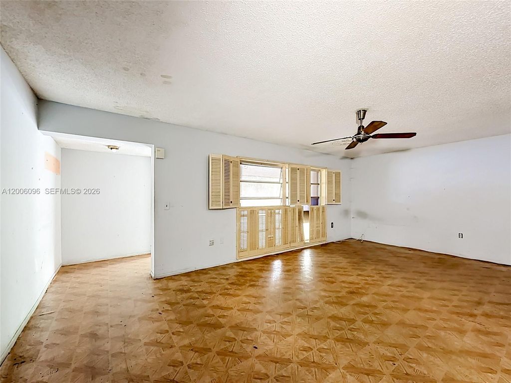 Photo of 750 N Douglas Rd, Pembroke Pines, FL 33024 (MLS # A12006096)