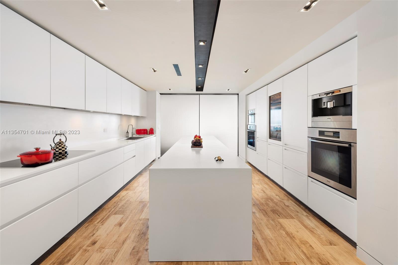 2711 HOLLYWOOD BEACH COND - Residential
