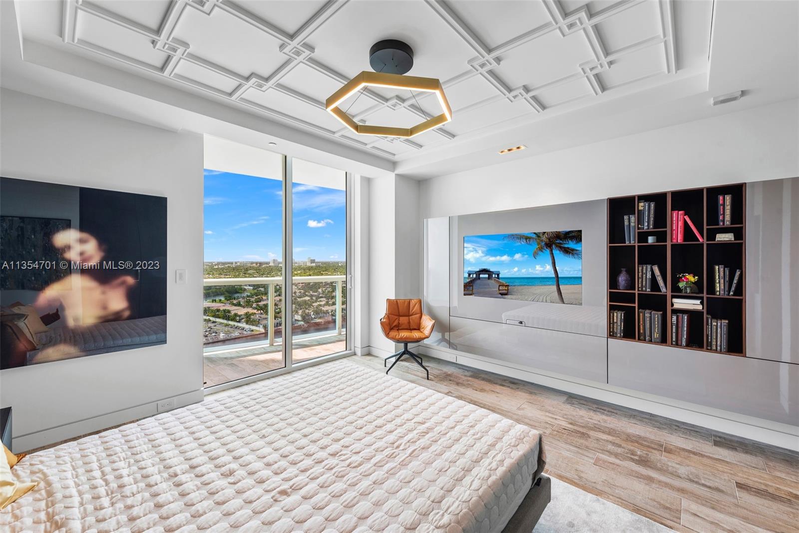 2711 HOLLYWOOD BEACH COND - Residential