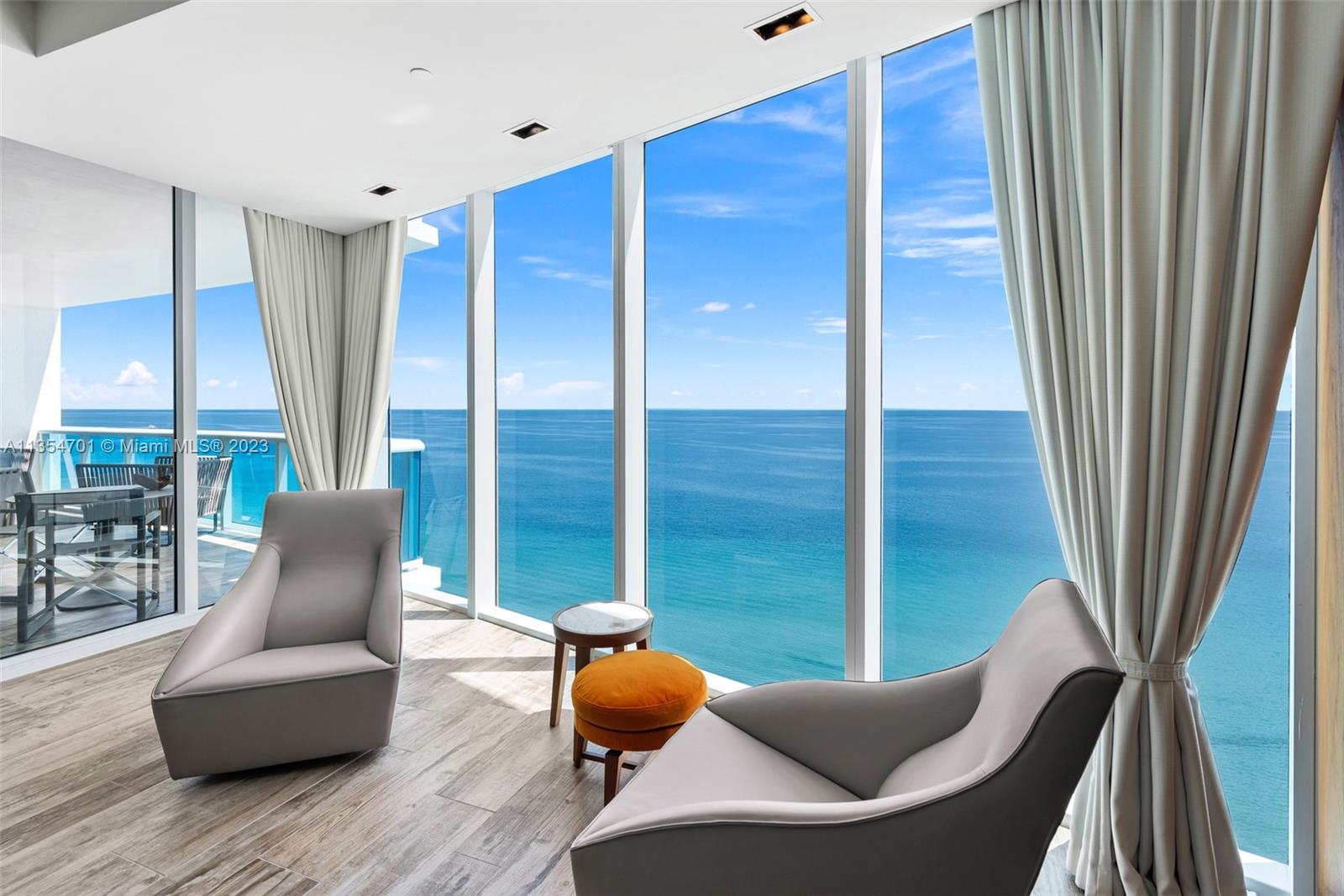 2711 HOLLYWOOD BEACH COND - Residential