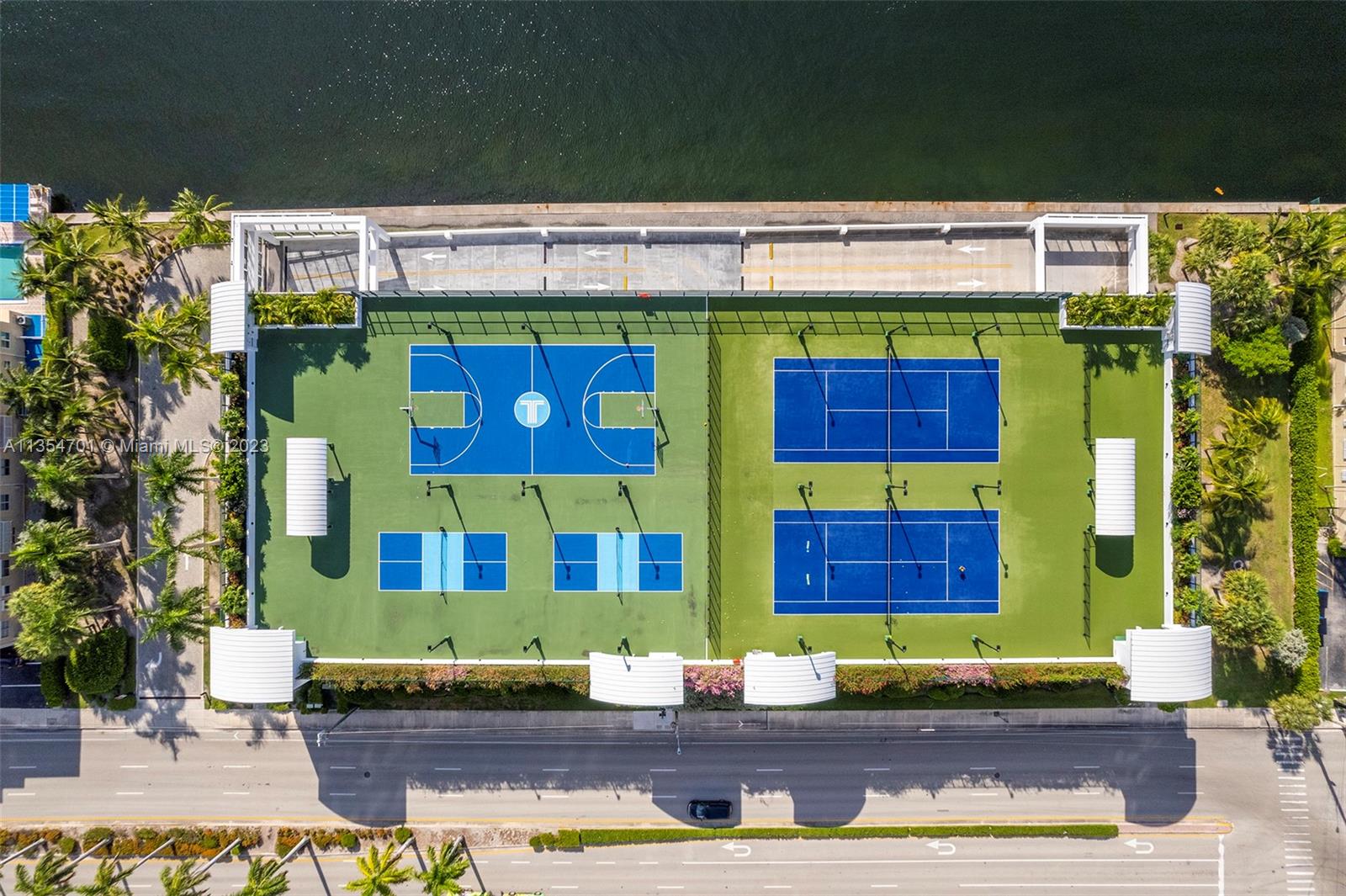 2711 HOLLYWOOD BEACH COND - Residential