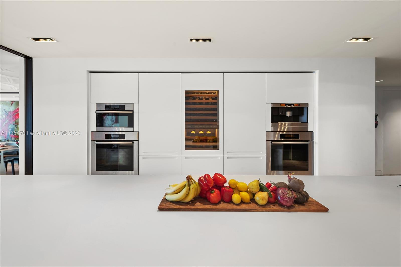 2711 HOLLYWOOD BEACH COND - Residential