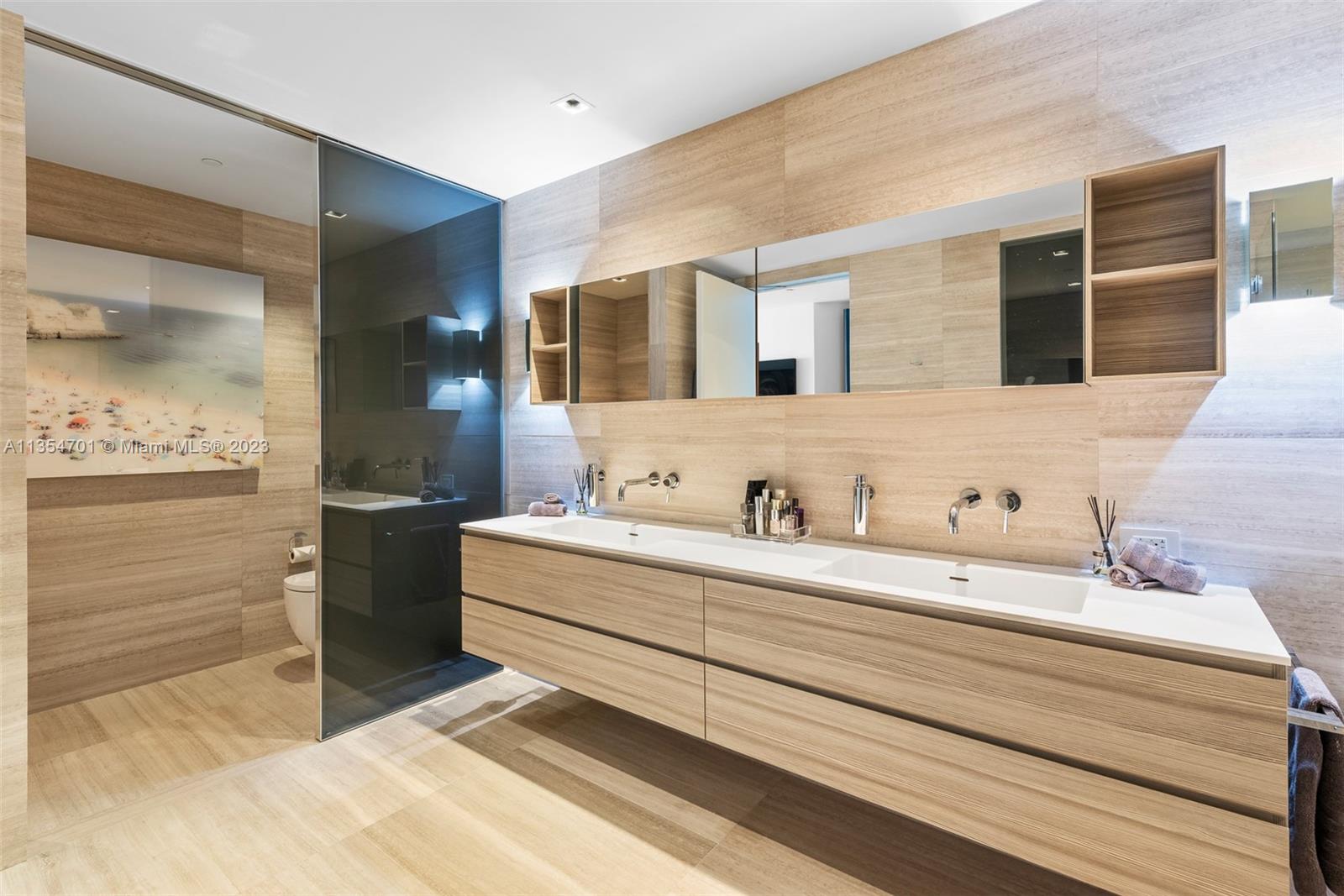 2711 HOLLYWOOD BEACH COND - Residential