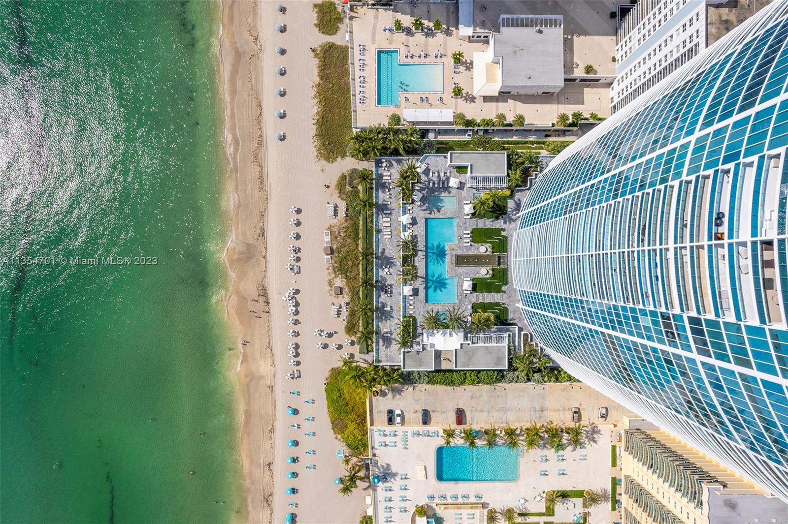 2711 HOLLYWOOD BEACH COND - Residential