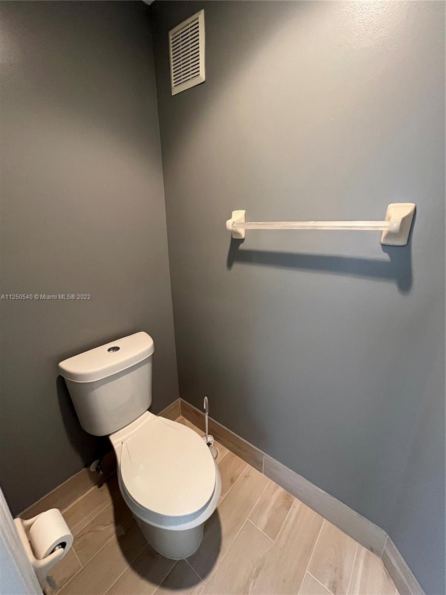 BANYAN TRAILS - Residential Lease