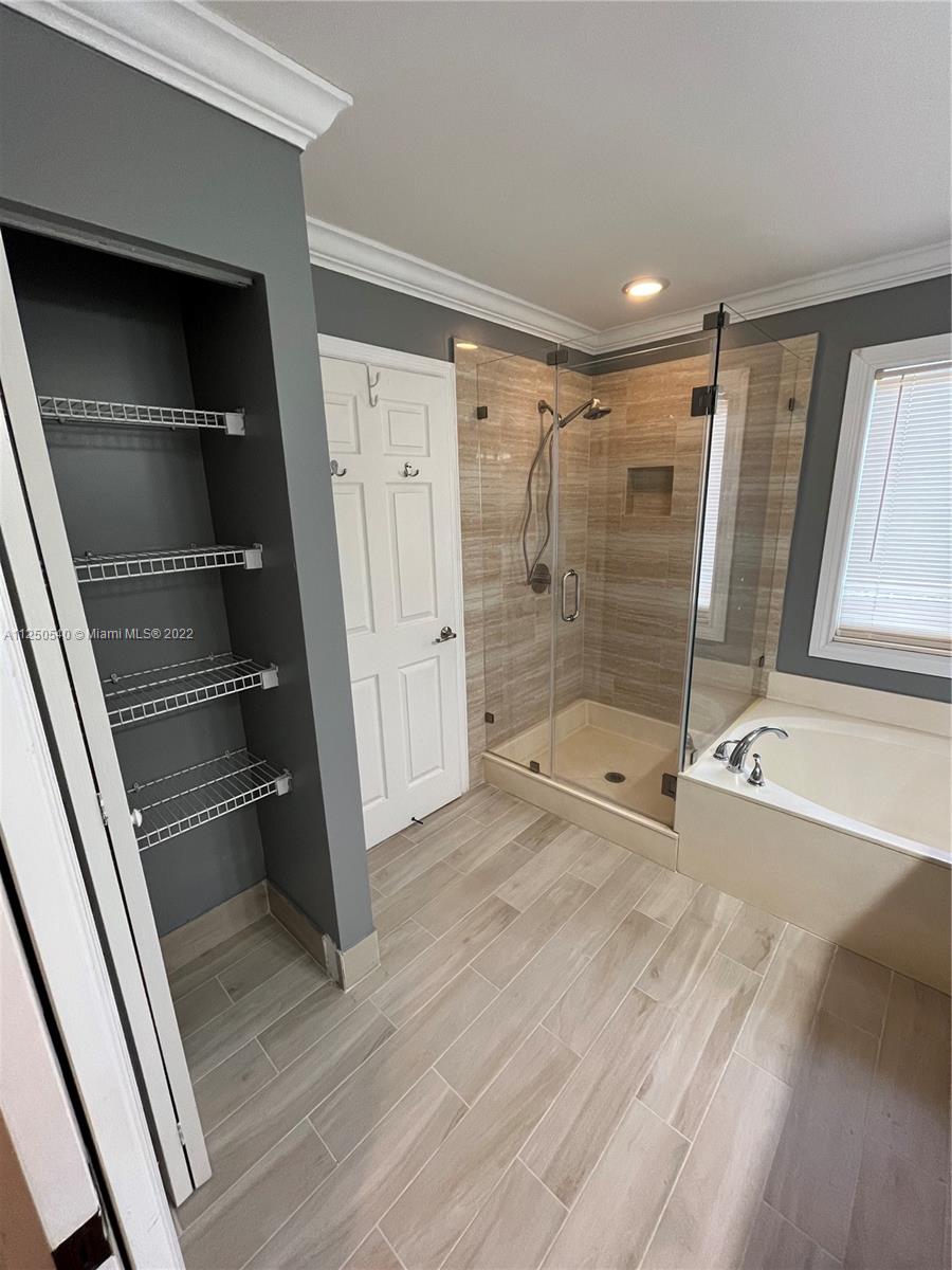 BANYAN TRAILS - Residential Lease