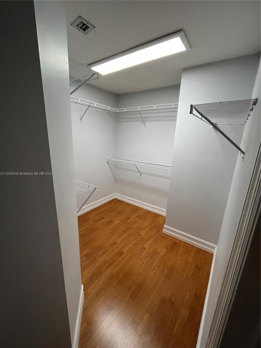 BANYAN TRAILS - Residential Lease