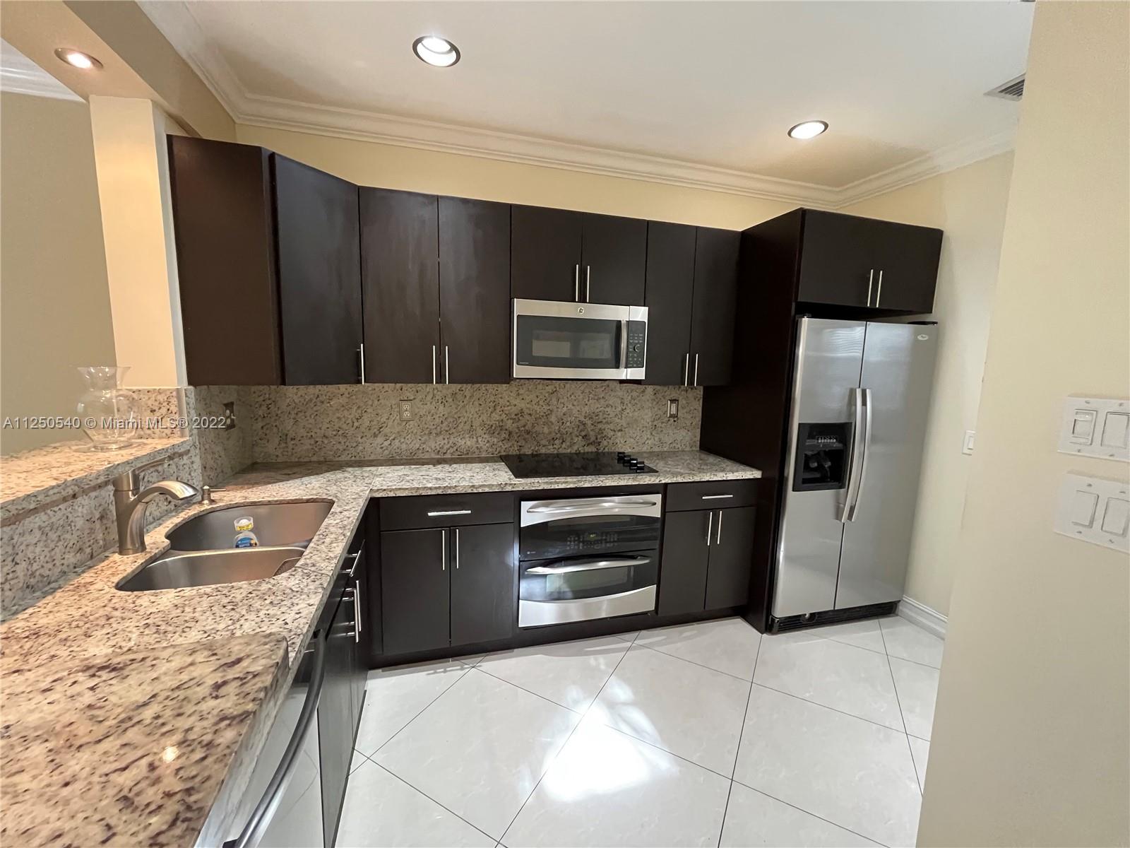 BANYAN TRAILS - Residential Lease