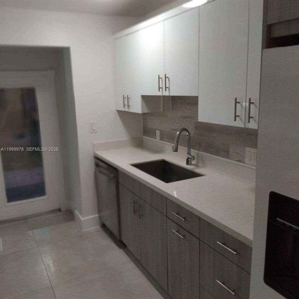 Photo of 1565 NE 48th St, Pompano Beach, FL 33064 (MLS # A11999978)