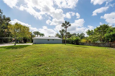 2449 SW 43 Ter Fort Lauderdale FL 33317