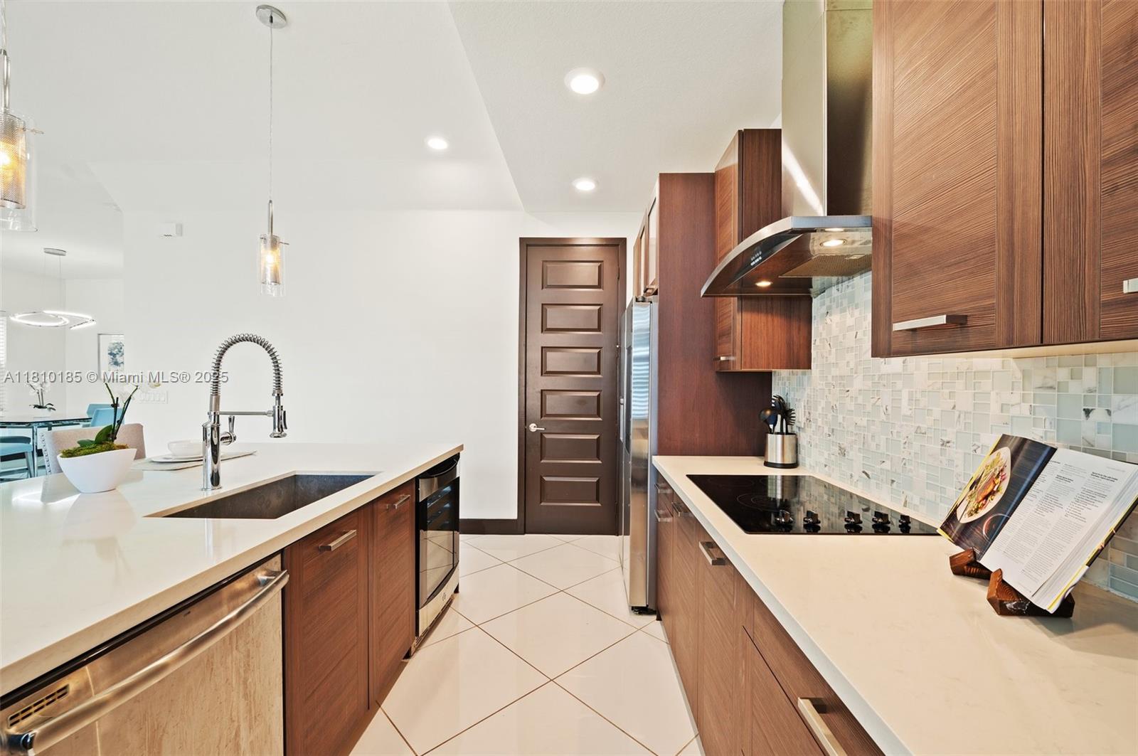 DUNNWOODY LAKE - Residential
