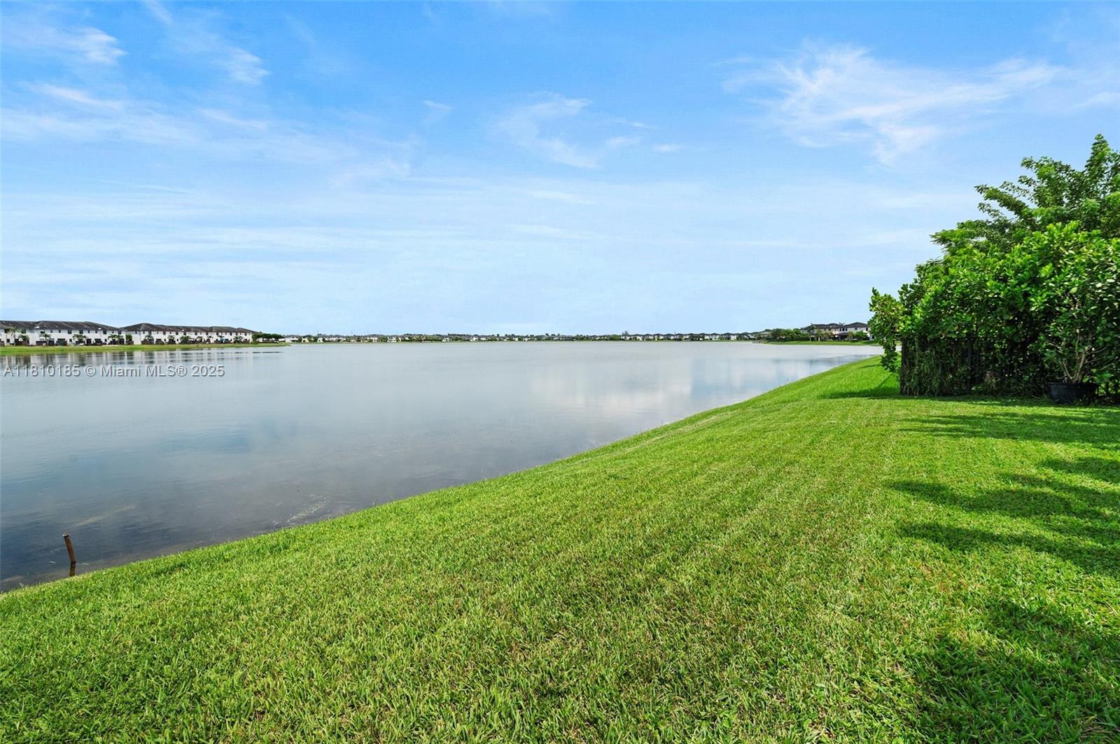 DUNNWOODY LAKE - Residential